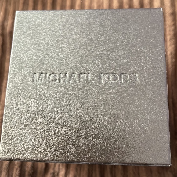 Michael Kors Tortoise Shell colored watch - Picture 7 of 7